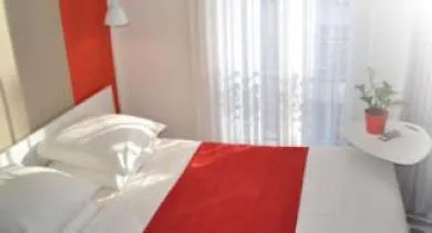 Ibis Styles Montmartre Nord Parigi