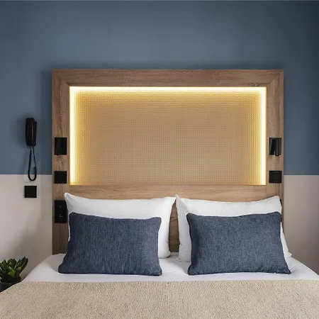 Ibis Styles Montmartre Nord Hotel 3*